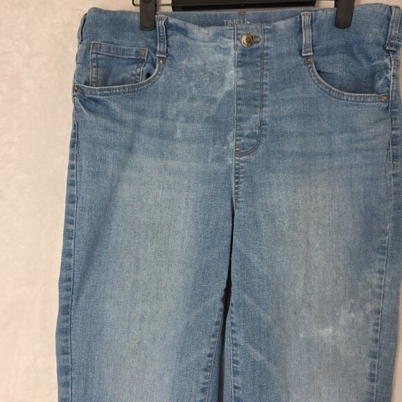 Time and Tru Womens Sz L 12-14 Med Wash Elastic Waist Pull On Denim Capris READ - Picture 3 of 12